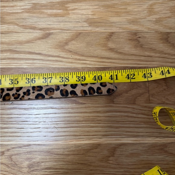 Garnet Hill leather and calf hair cheetah print belt size small - Picture 6 of 7